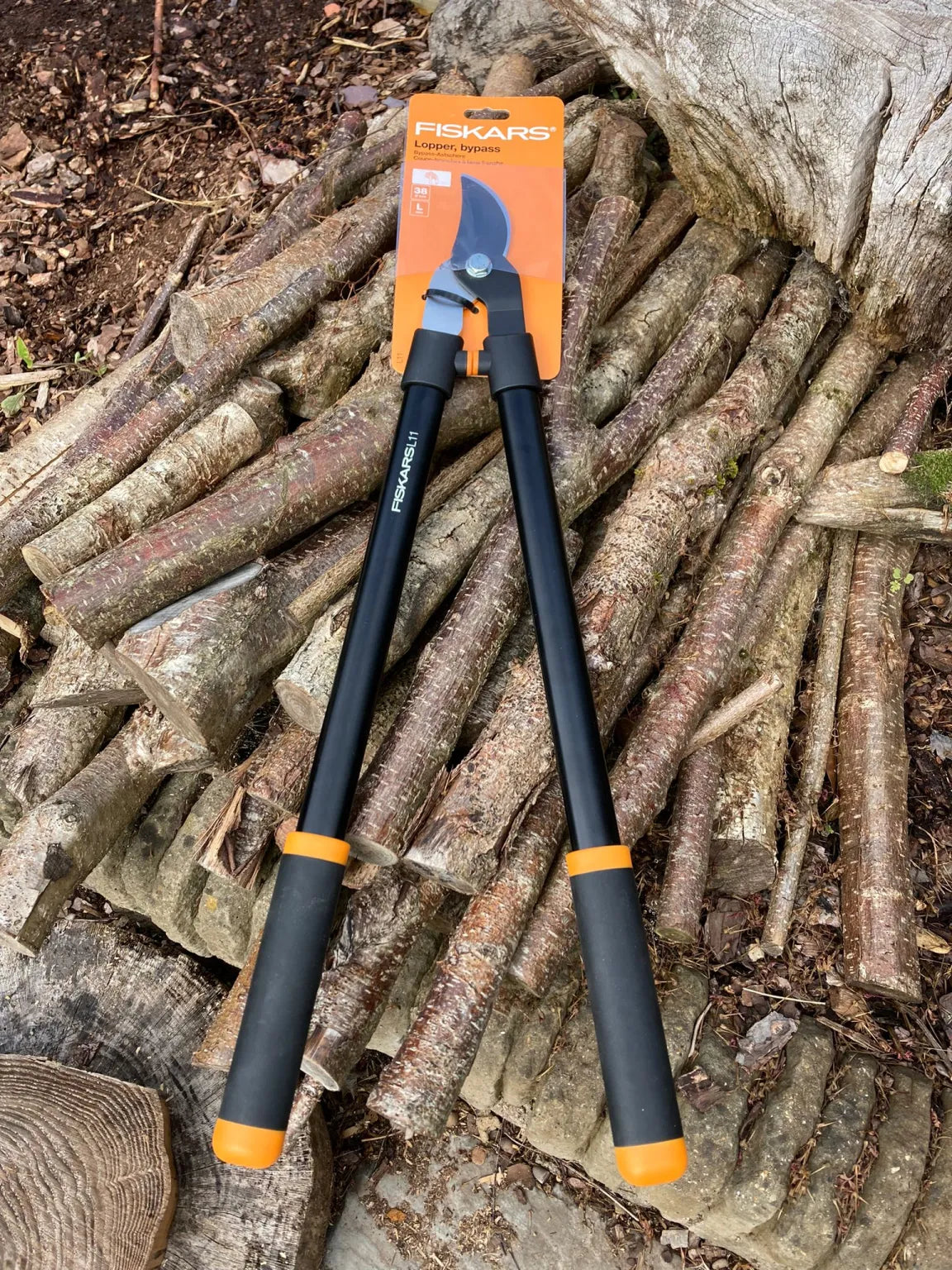 Fiskar Bypass Loppers – Outdoor Learning Resources